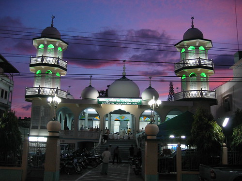 A mosque in Mae Sot at sunset